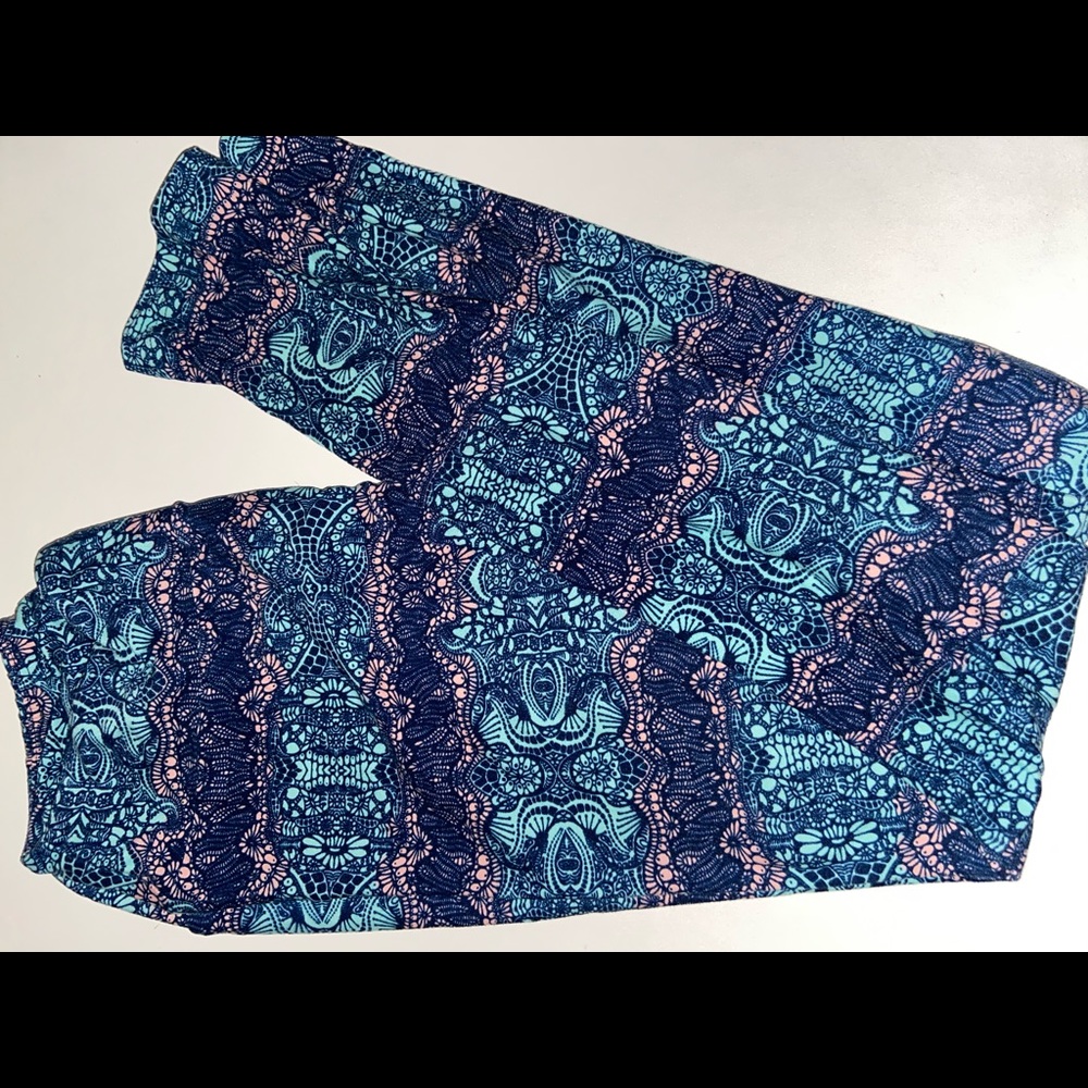 ⭐️4 for $20⭐️ LulaRoe leggings OS